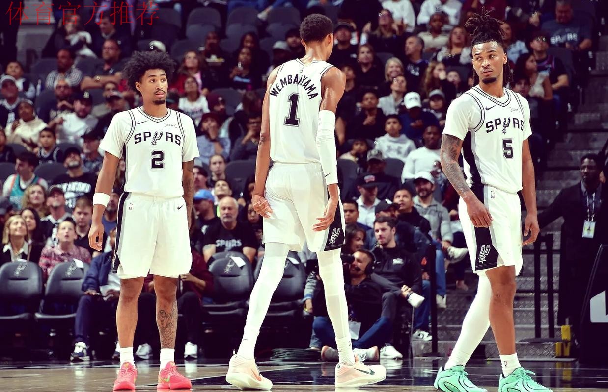 马刺vs尼克斯前瞻：文班大战唐斯，一场势均力敌的较量