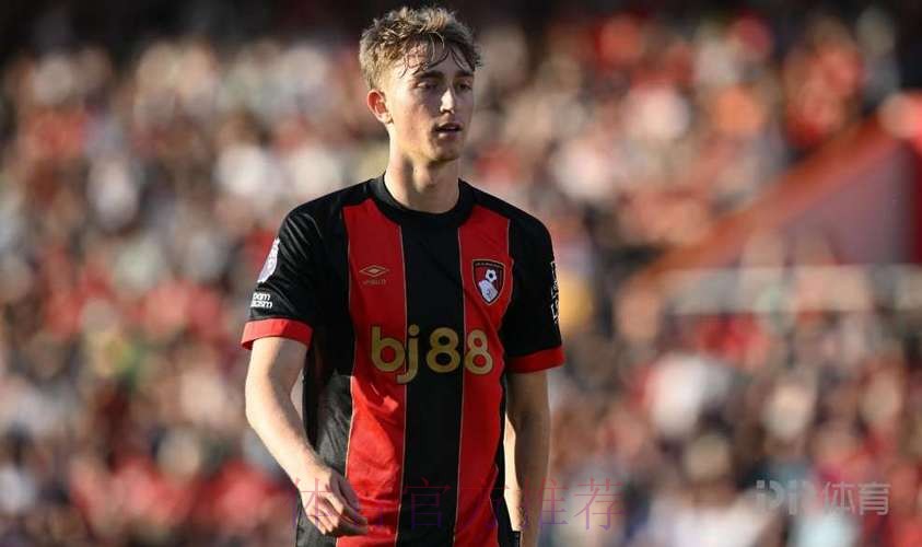 罗马诺:皇马签怀森已达协议 5000万镑2026年底前支付 罗马诺:皇马签怀森已达协议 5000万镑2026年底前支付